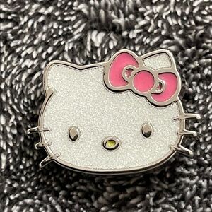 ✨CROCS “Hello Kitty” Glitter Metal Jibbit✨